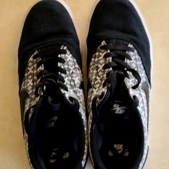 Nike SB Shoes - Picture 1 of 4
